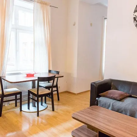 Lion In Historical Center, Old Town Apartment *