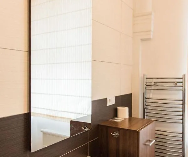 Lion In Historical Center, Old Town Apartment *