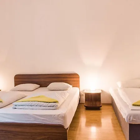 Lion In Historical Center, Old Town Apartamento Bratislava