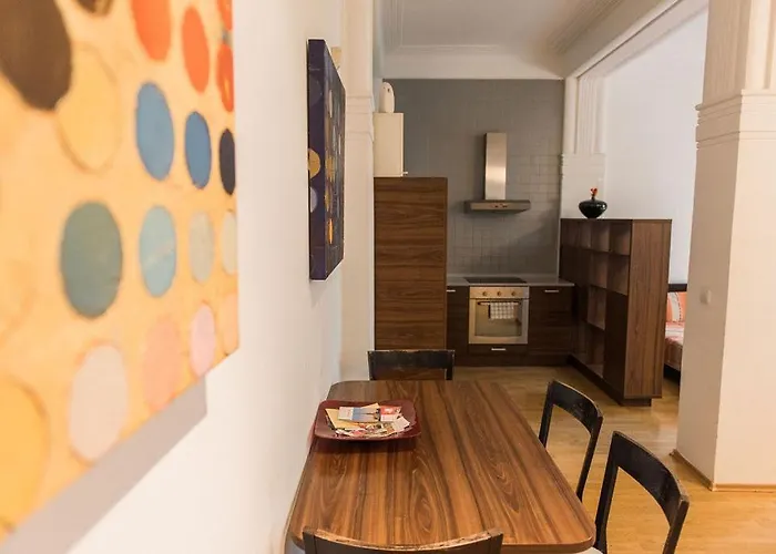 Lion In Historical Center, Old Town Apartman